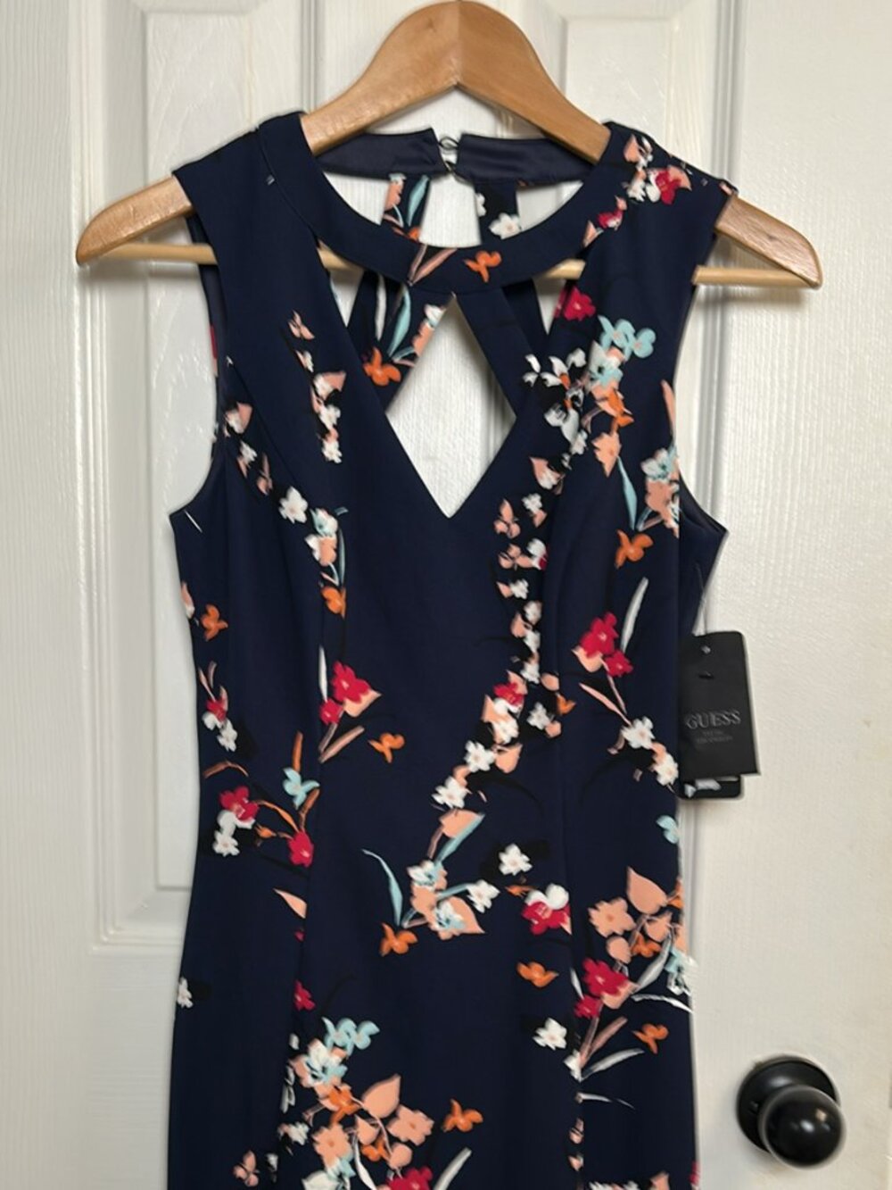 Guess Navy Floral Sheath Dress Size 4 NWT Cutout Neckline